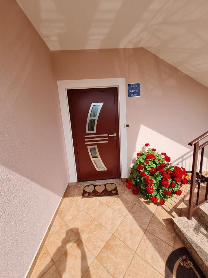 Apartment Ornela Umag Exterior photo